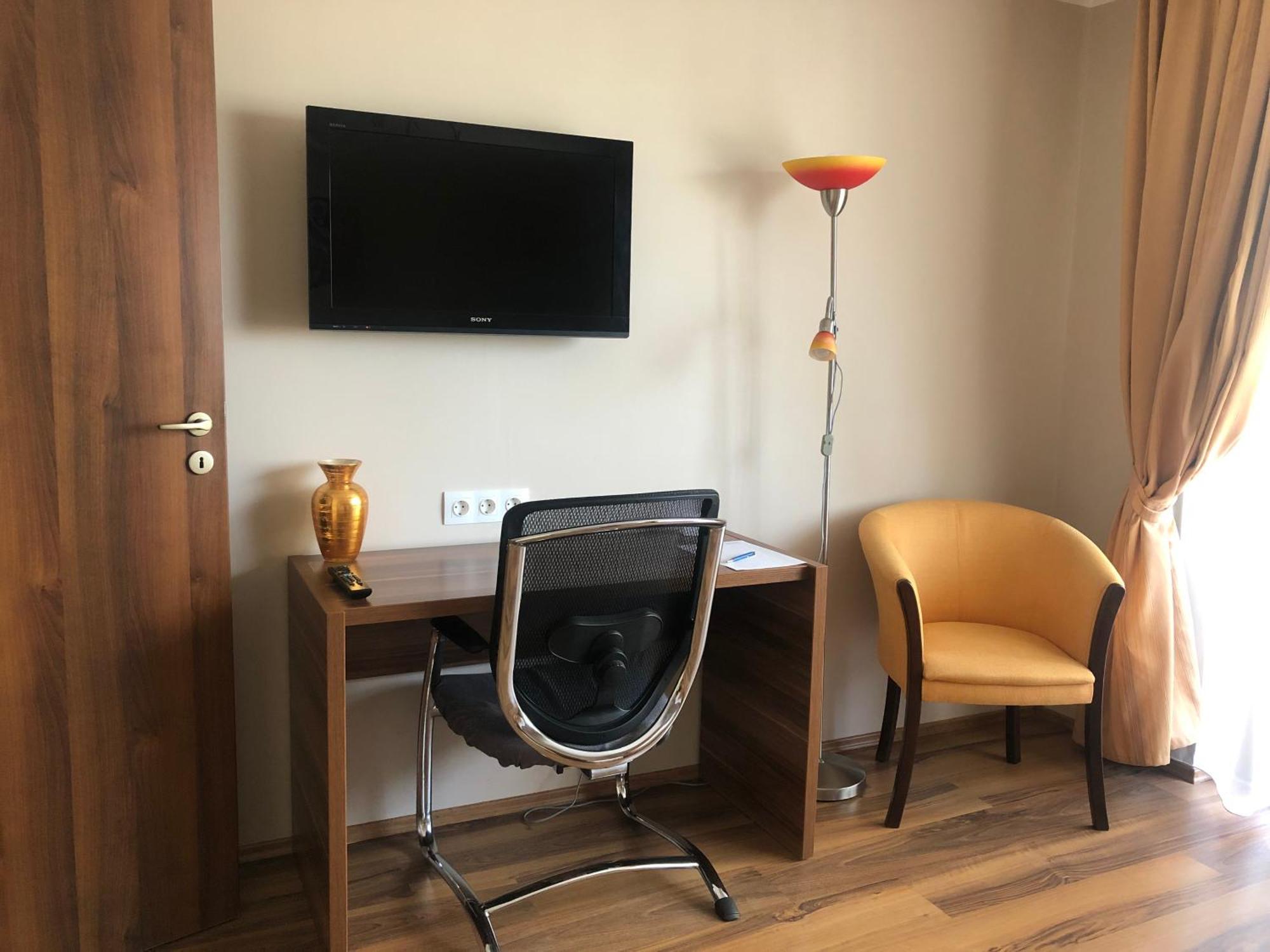 Cabrio Apart Hotel Cluj-Napoca Esterno foto