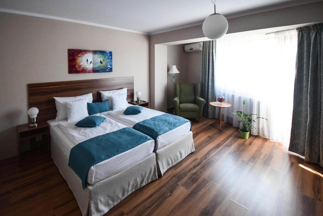 Cabrio Apart Hotel Cluj-Napoca Esterno foto