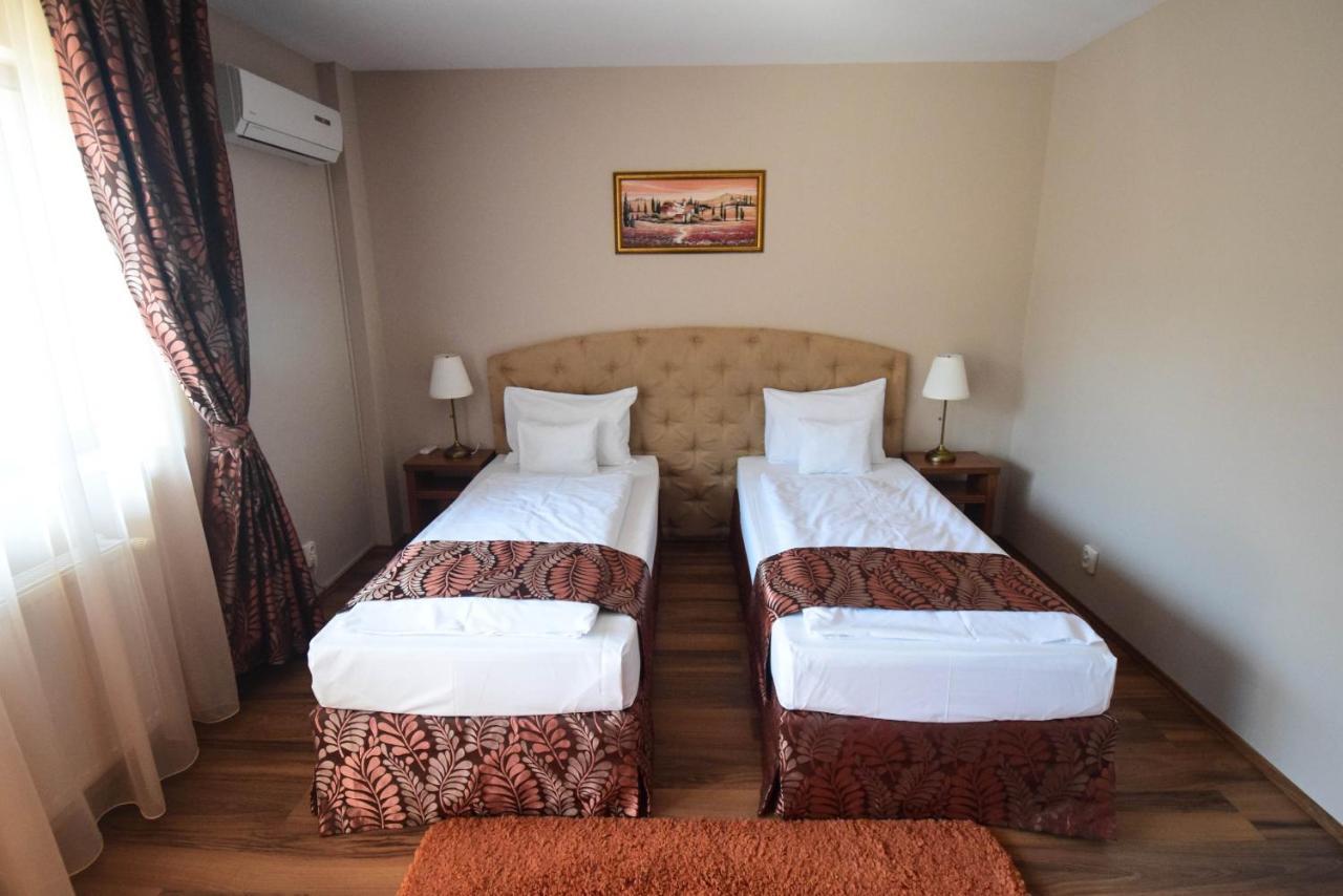 Cabrio Apart Hotel Cluj-Napoca Esterno foto