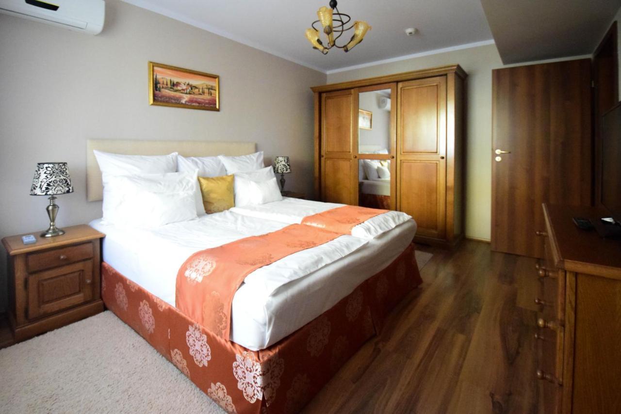 Cabrio Apart Hotel Cluj-Napoca Esterno foto