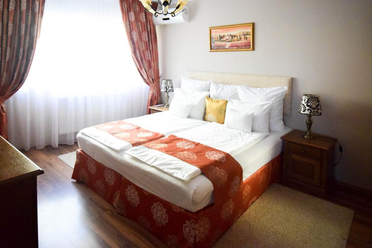 Cabrio Apart Hotel Cluj-Napoca Esterno foto