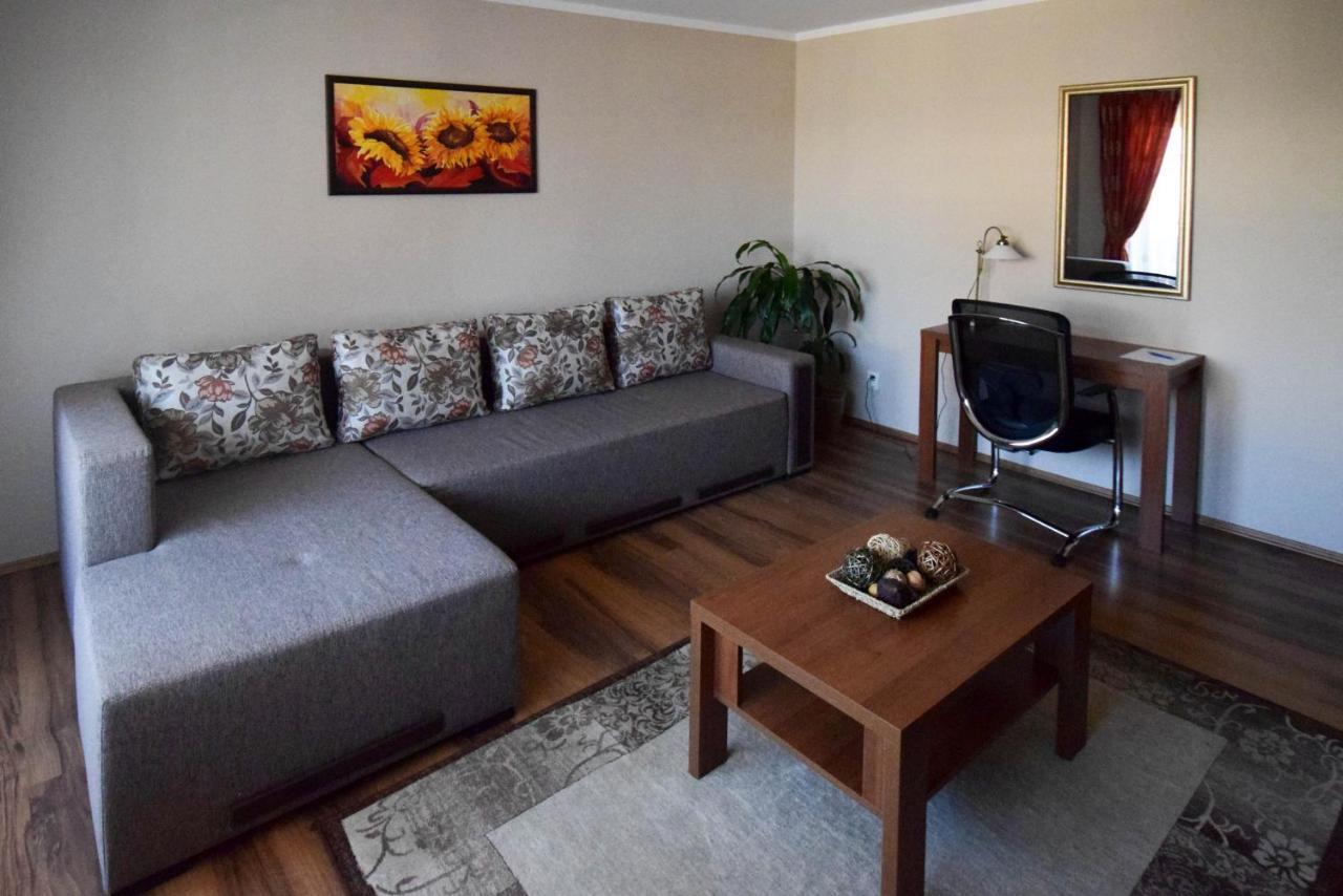 Cabrio Apart Hotel Cluj-Napoca Esterno foto