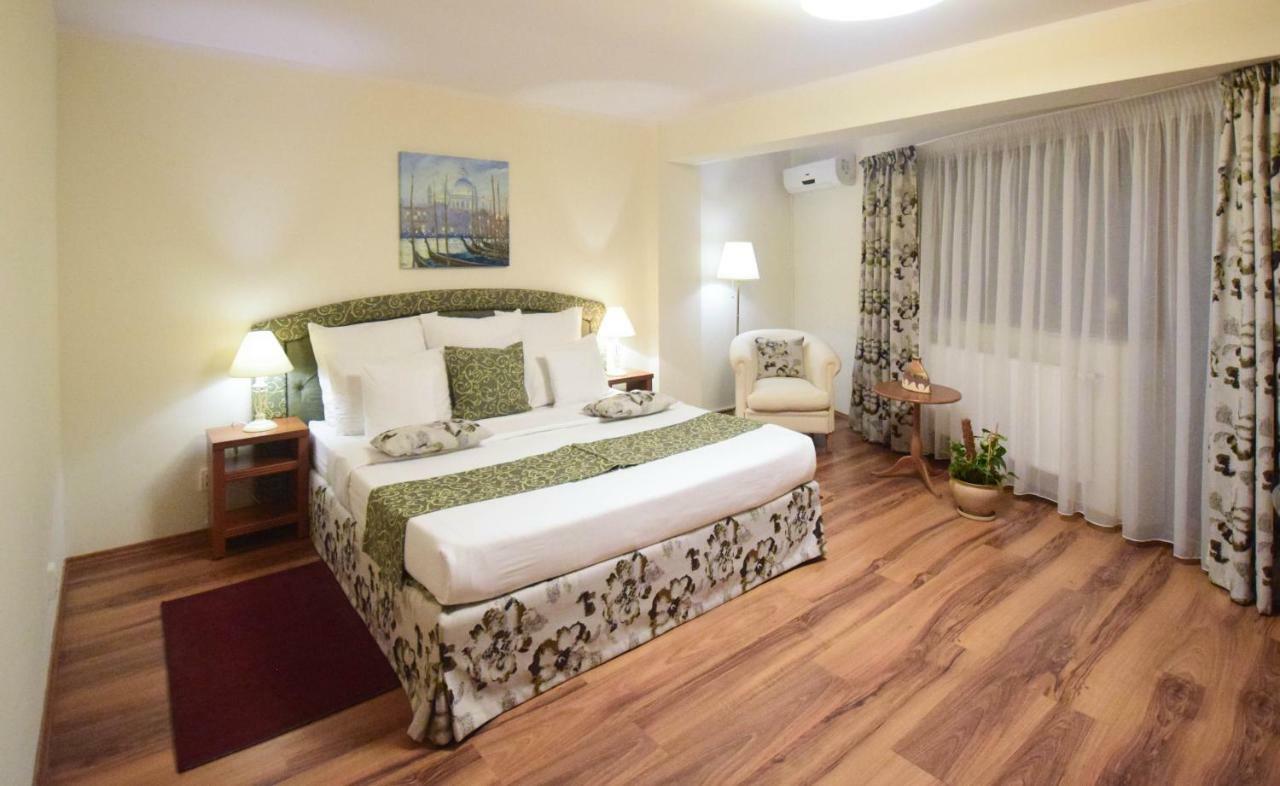 Cabrio Apart Hotel Cluj-Napoca Esterno foto