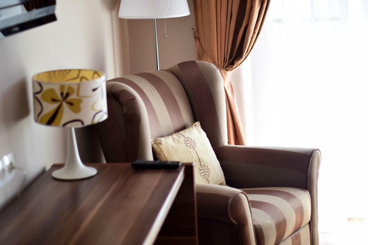 Cabrio Apart Hotel Cluj-Napoca Esterno foto